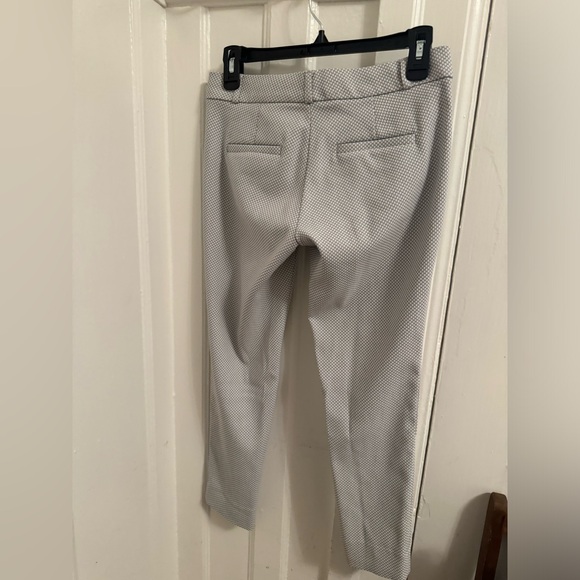 Banana Republic Sloan Fit Crop 00Petite Pants with Diamond Jacquard Pattern - Picture 2 of 4